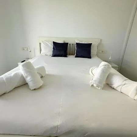 Moderno Primera Linea En Locos Apartment *