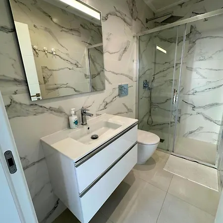Moderno Primera Linea En Locos Apartment