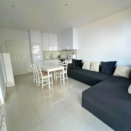 Moderno Primera Linea En Locos Apartment