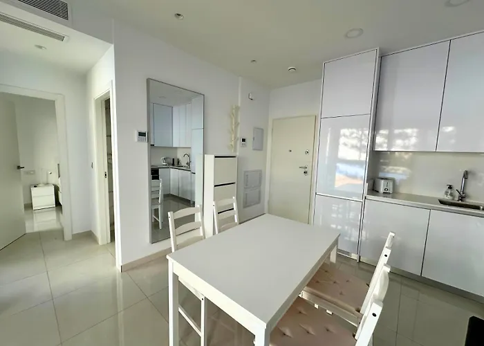 Moderno Primera Línea En Locos Apartamento *